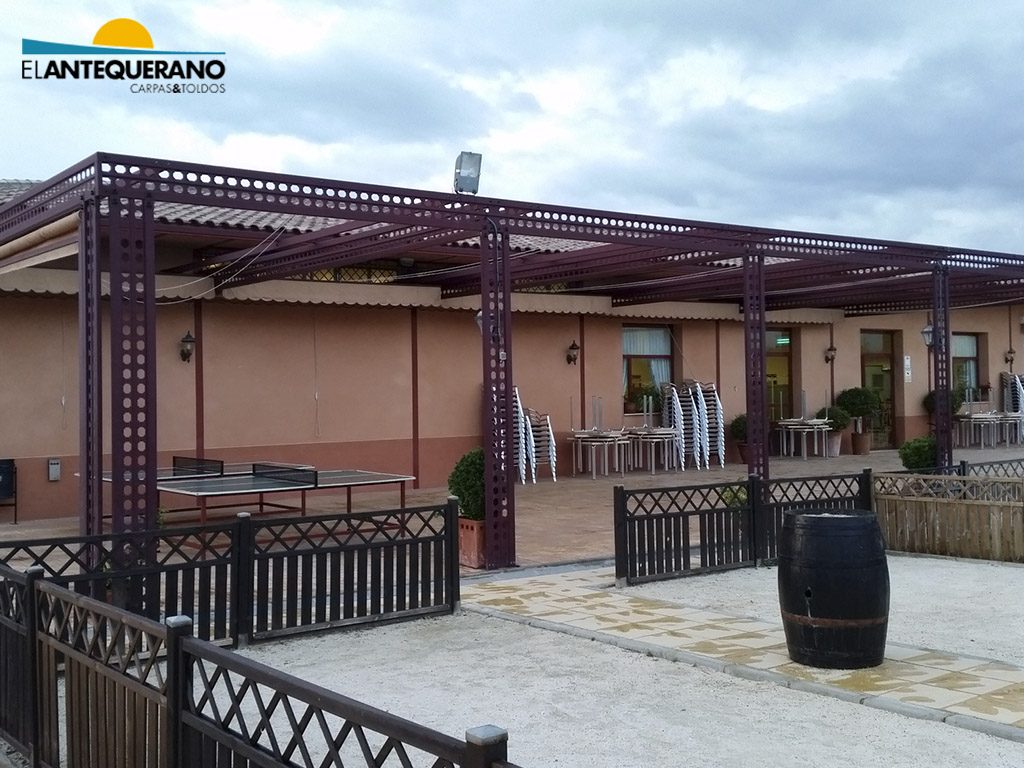 Toldos en primavera en Sevilla