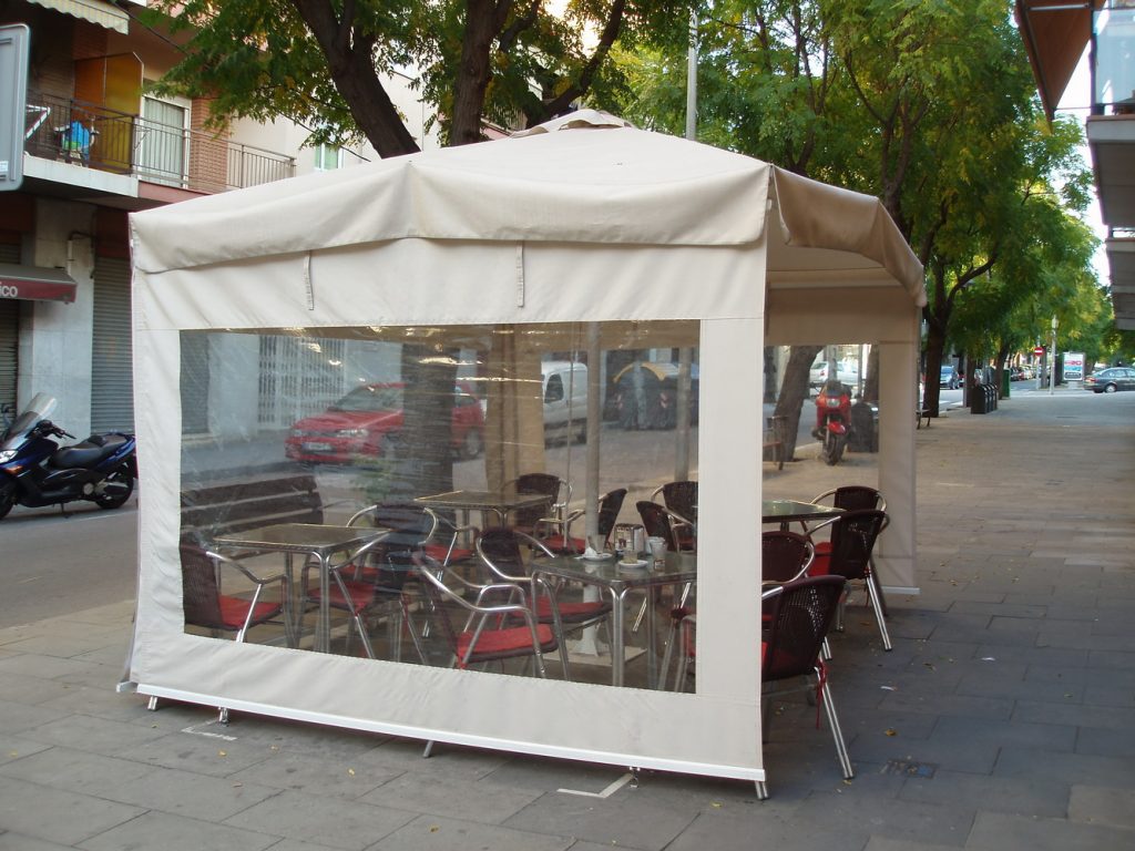 Tipos de toldos para terrazas en Andalucía