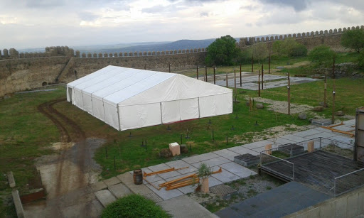Carpas para bodas. ¡Ante cualquier adversidad allí estamos para salvarla!